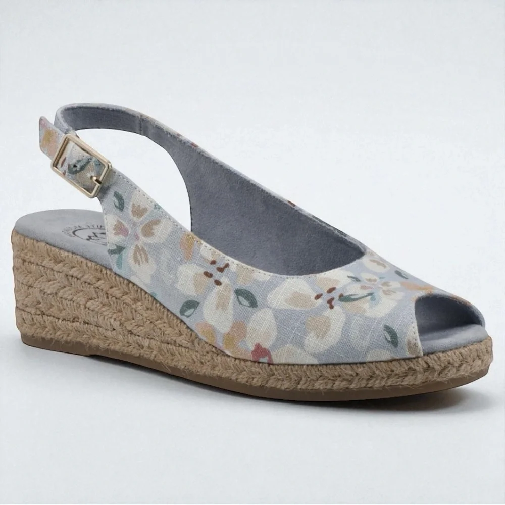 WHITE MOUNTAIN Women's Maize Espadrille Wedge Sandals in Blue Floral (8) (NWT)